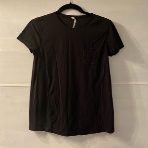 Lululemon short sleeve workout top size 6